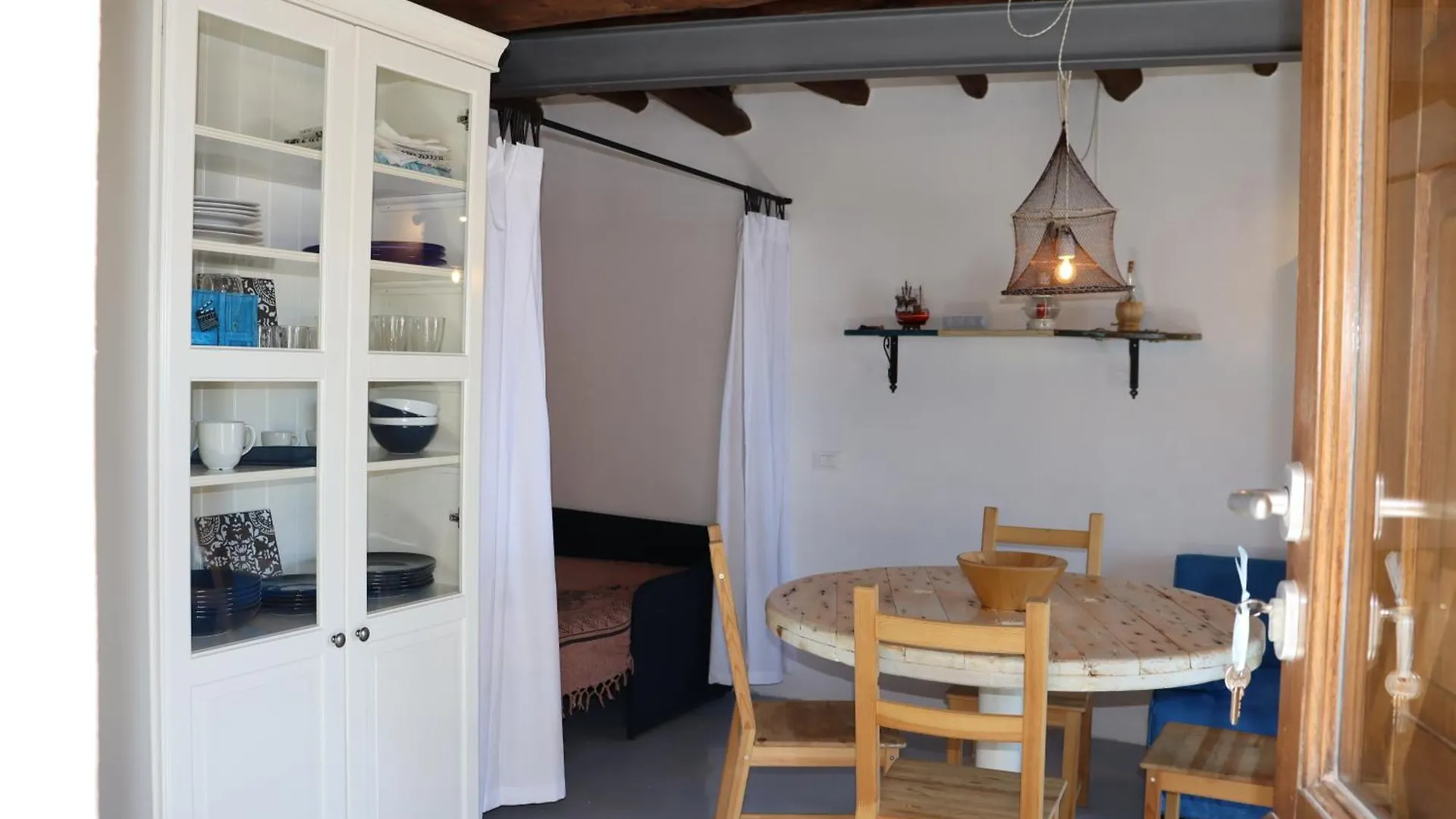 Il Balcone Sul Molo Di Malfa Daire İtalya