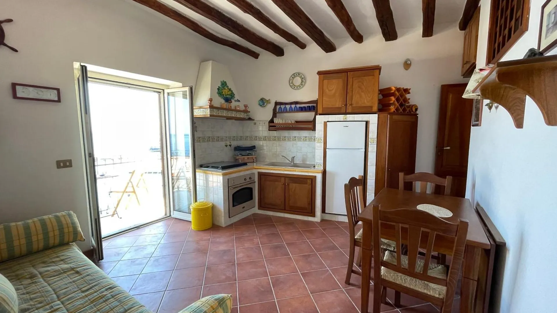 Il Balcone Sul Molo Di Malfa Daire 0*, Malfa (Salina)